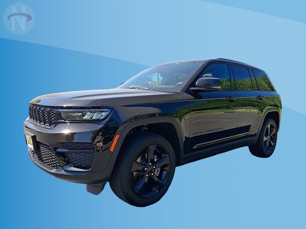 Used 2024 Jeep Grand Cherokee Altitude AWD/4WD image 10