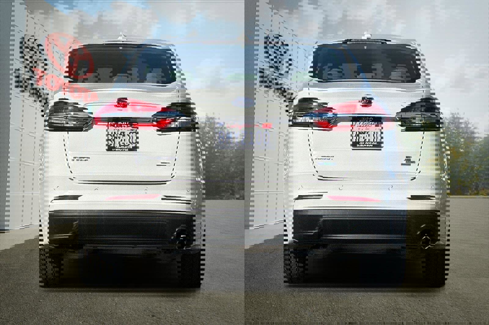 Used 2020 Ford Fusion SE image 4