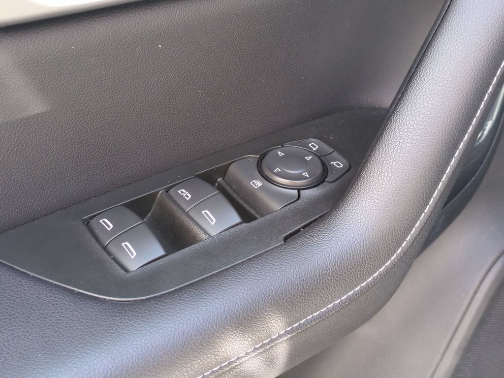 Used 2025 Chevrolet Blazer LT FWD image 13