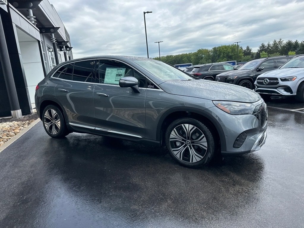 New 2026 Mercedes-Benz EQE 320 4MATIC SUV image 10