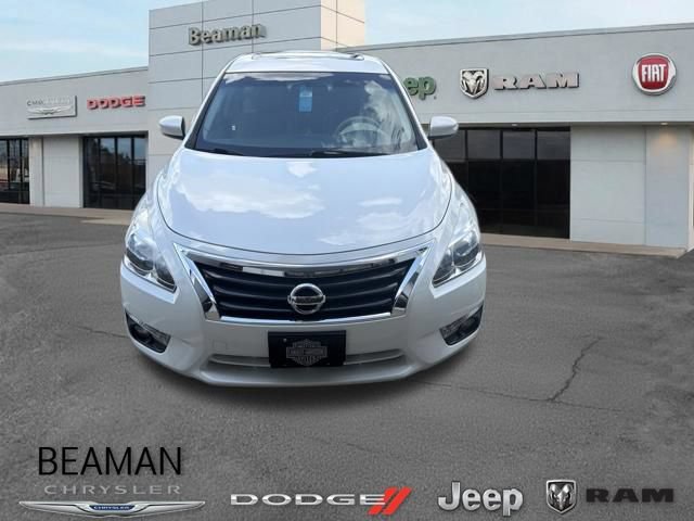 Used 2015 Nissan Altima 2.5 SL w/ Technology Package FWD image 1