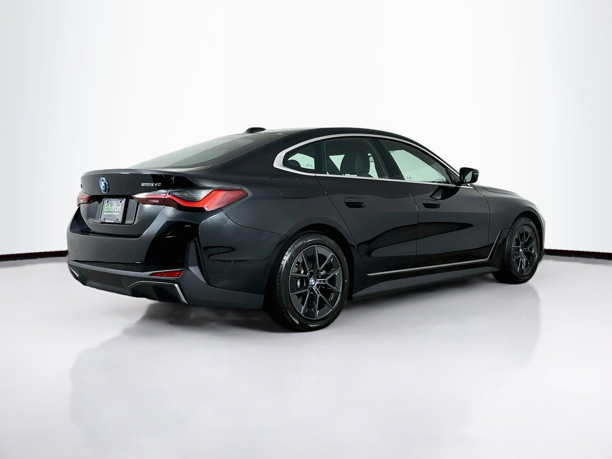 Used 2025 BMW i4 eDrive40 RWD image 9