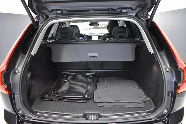 Used 2022 Volvo XC60 B5 Inscription w/ Climate Package image 33