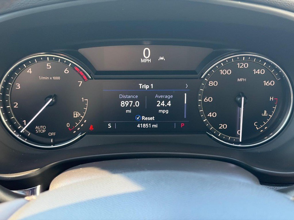 Certified 2022 Cadillac XT4 Luxury w/ Driver Awareness Package FWD image 24