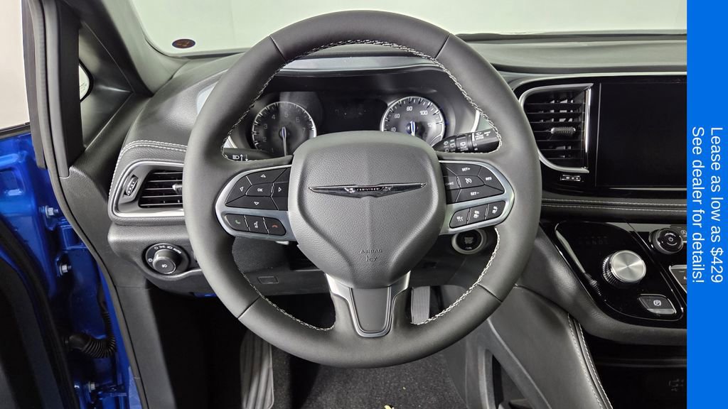 New 2026 Chrysler Pacifica Limited FWD image 16