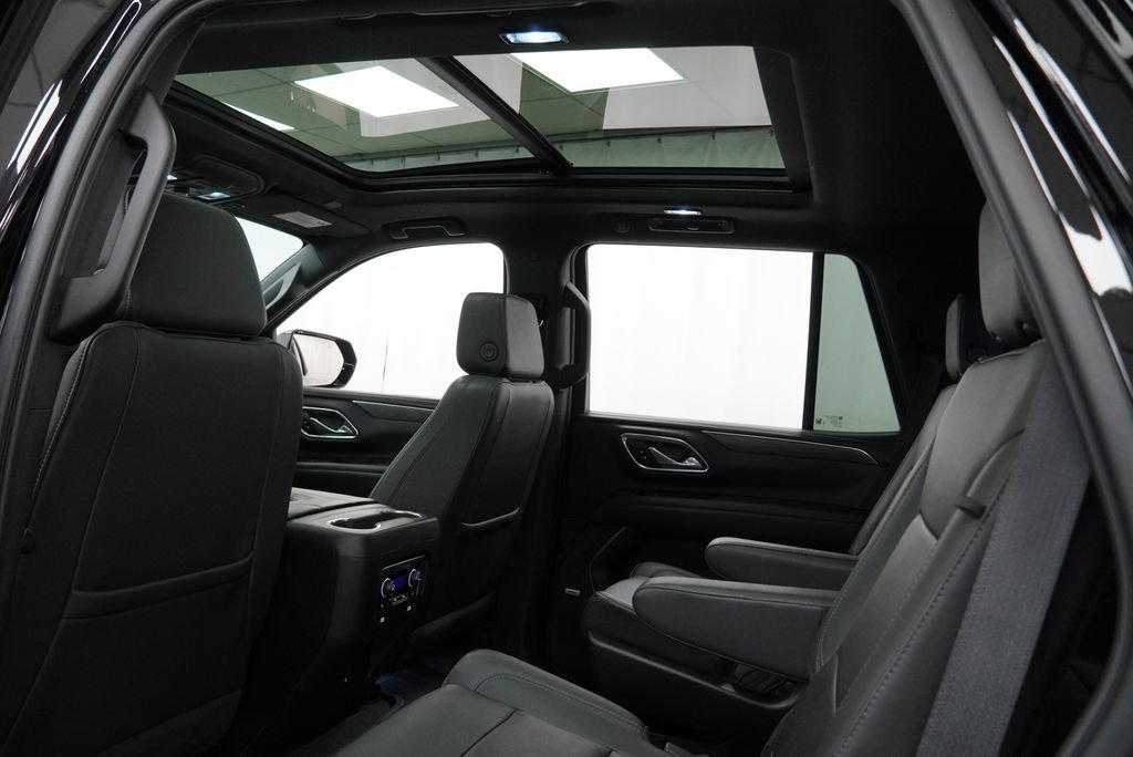 Certified 2023 Chevrolet Tahoe Z71 w/ Luxury Package AWD/4WD image 15