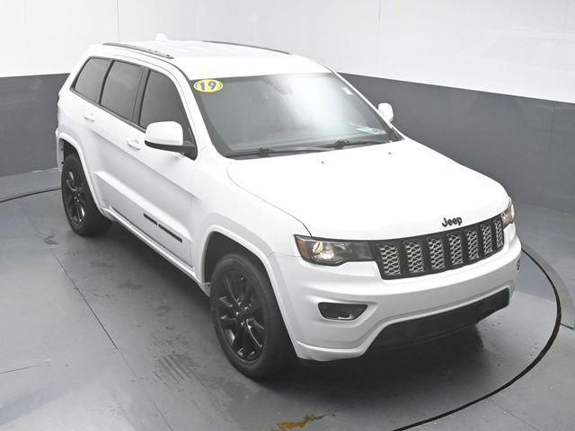 Used 2019 Jeep Grand Cherokee Altitude image 42