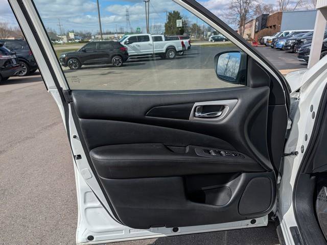 Used 2020 Nissan Pathfinder S FWD image 8