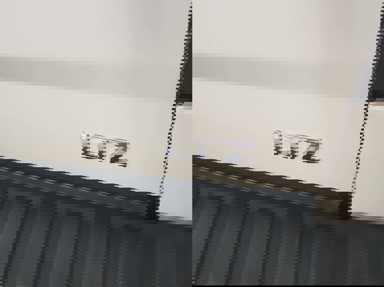 Used 2015 Chevrolet Silverado 1500 LTZ Z71 w/ Custom Sport Edition image 15