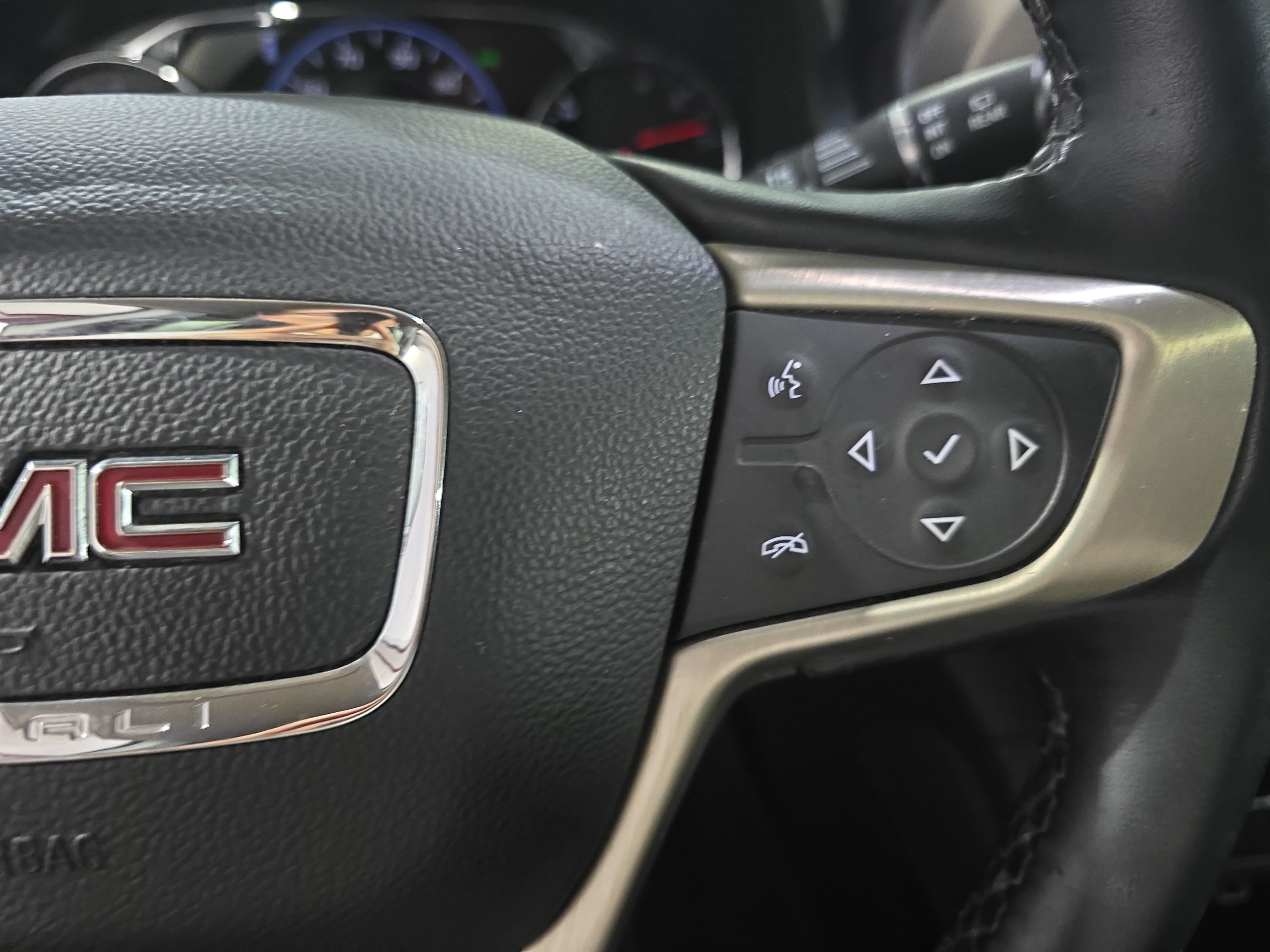 Used 2023 GMC Acadia Denali w/ Black Diamond Edition AWD/4WD image 15