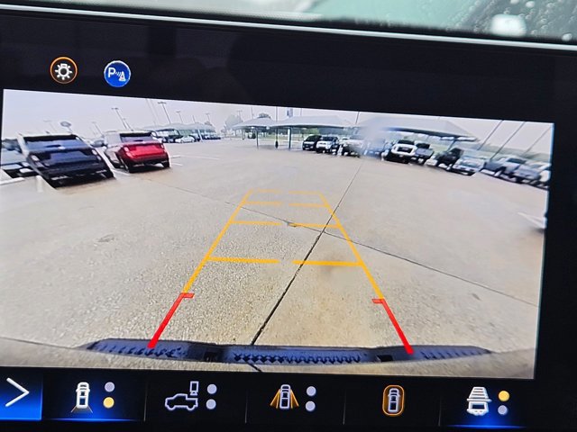 Used 2024 Chevrolet Colorado ZR2 w/ Technology Package AWD/4WD image 10
