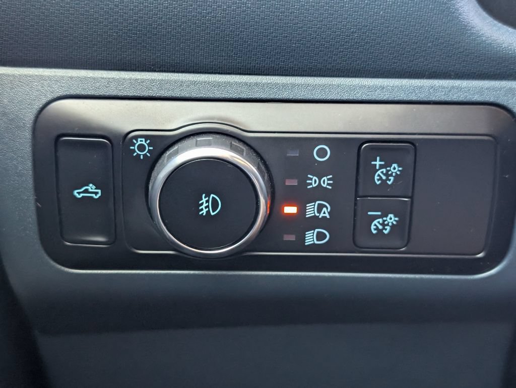 Used 2025 Ford Maverick Lobo AWD/4WD image 12