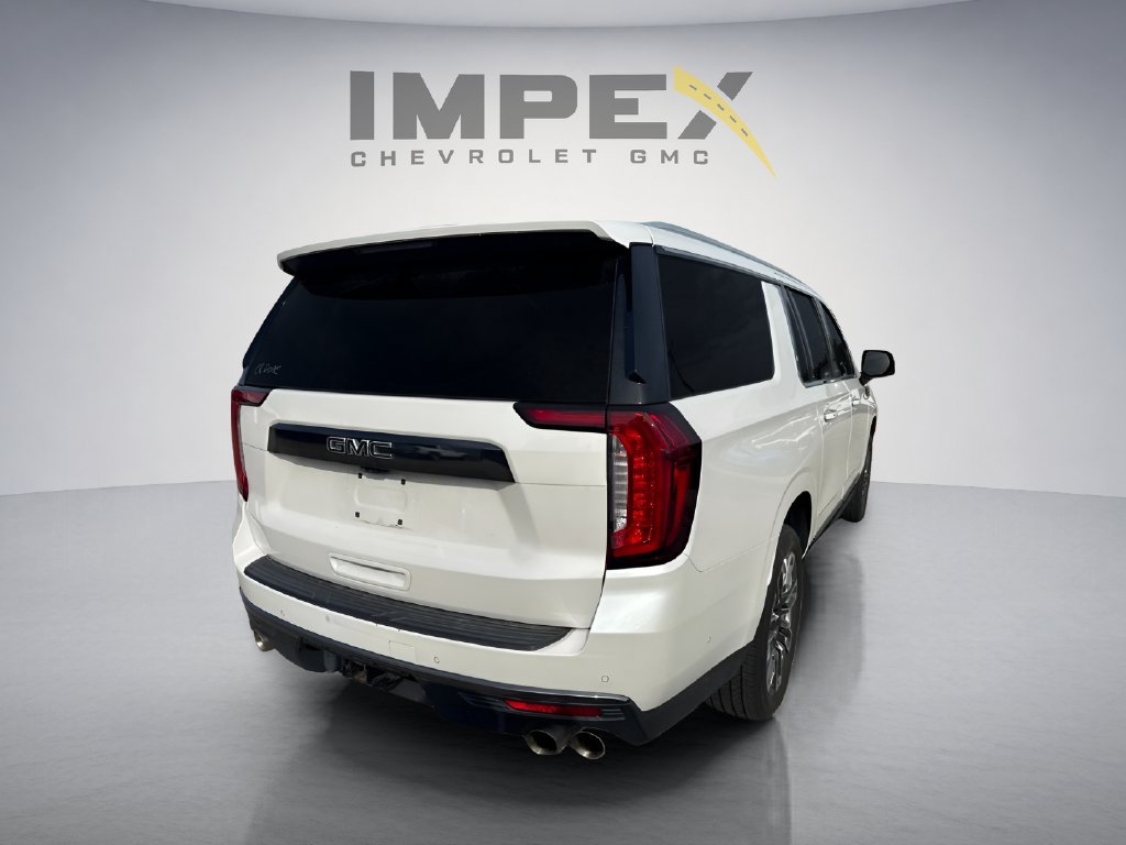 Used 2023 GMC Yukon XL Denali Ultimate AWD/4WD image 5