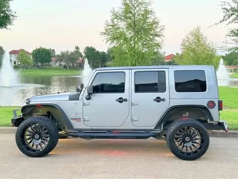 Used 2013 Jeep Wrangler Unlimited Sport image 4