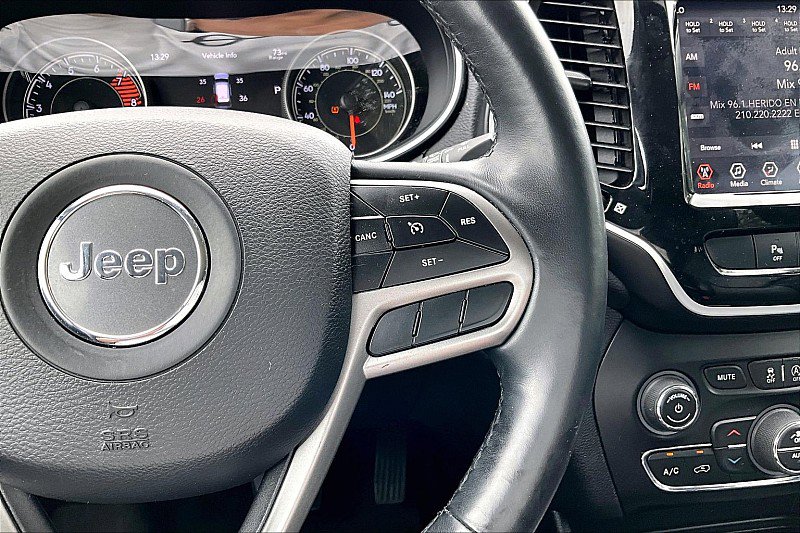 Used 2019 Jeep Cherokee Limited AWD/4WD image 18