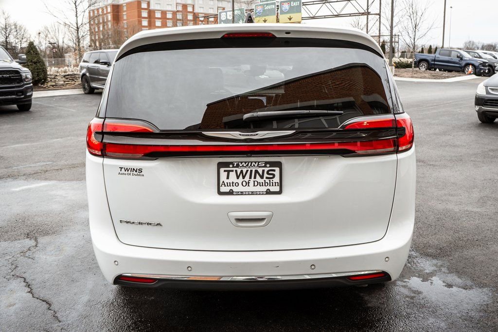 Used 2023 Chrysler Pacifica Touring-L image 45