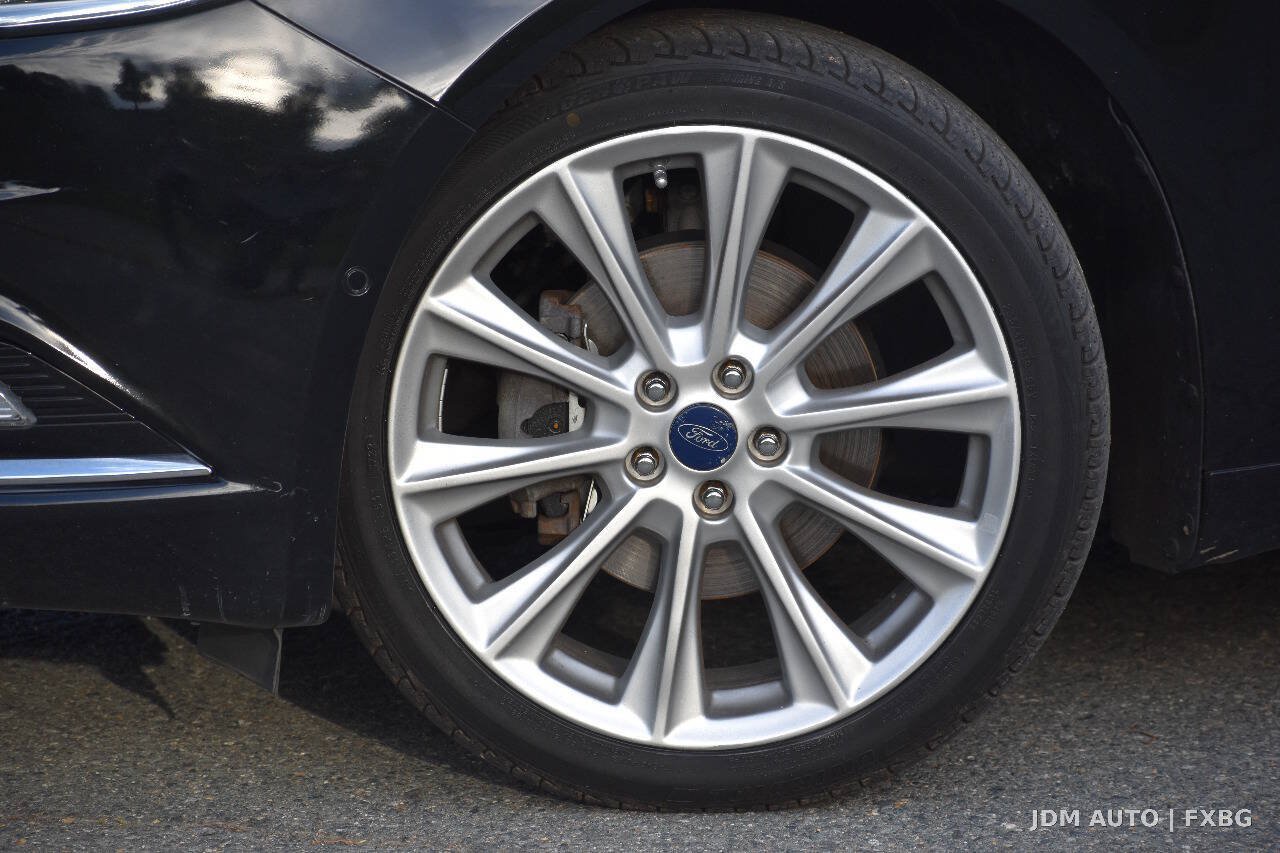 Used 2017 Ford Fusion Platinum FWD image 37