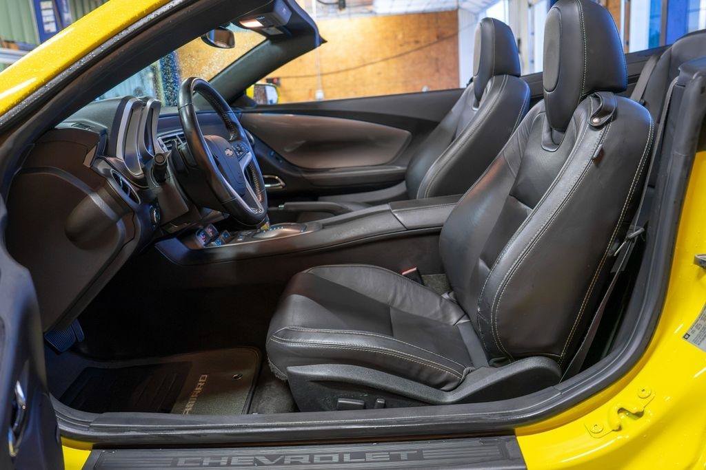 Used 2015 Chevrolet Camaro LT RWD image 13