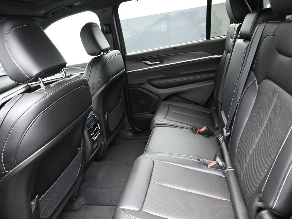 New 2025 Jeep Grand Cherokee L Limited w/ Luxury Tech Group II image 14
