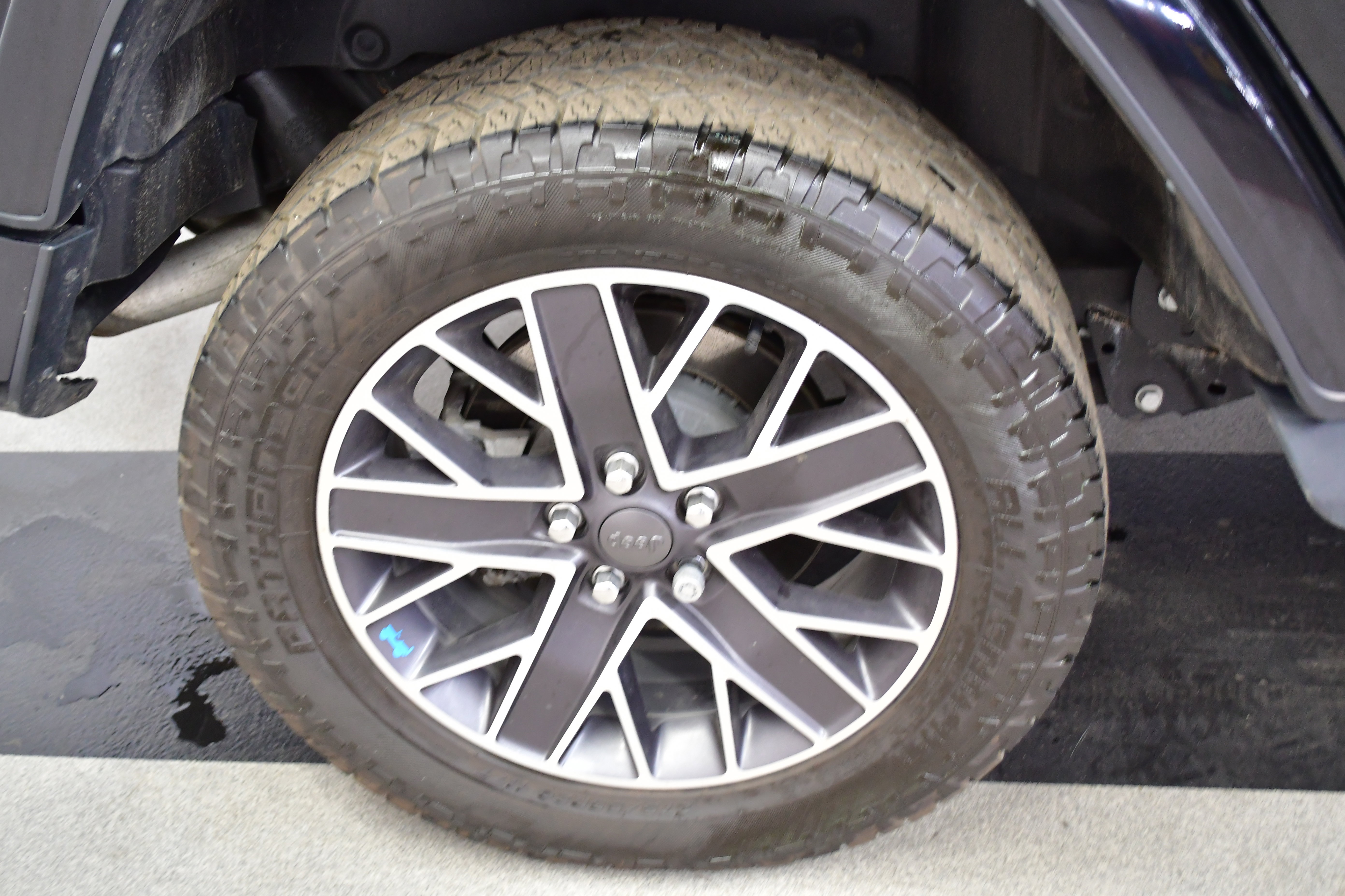 Used 2022 Jeep Wrangler Unlimited Sahara image 36