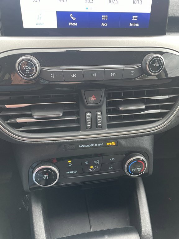 Used 2022 Ford Escape SE image 11