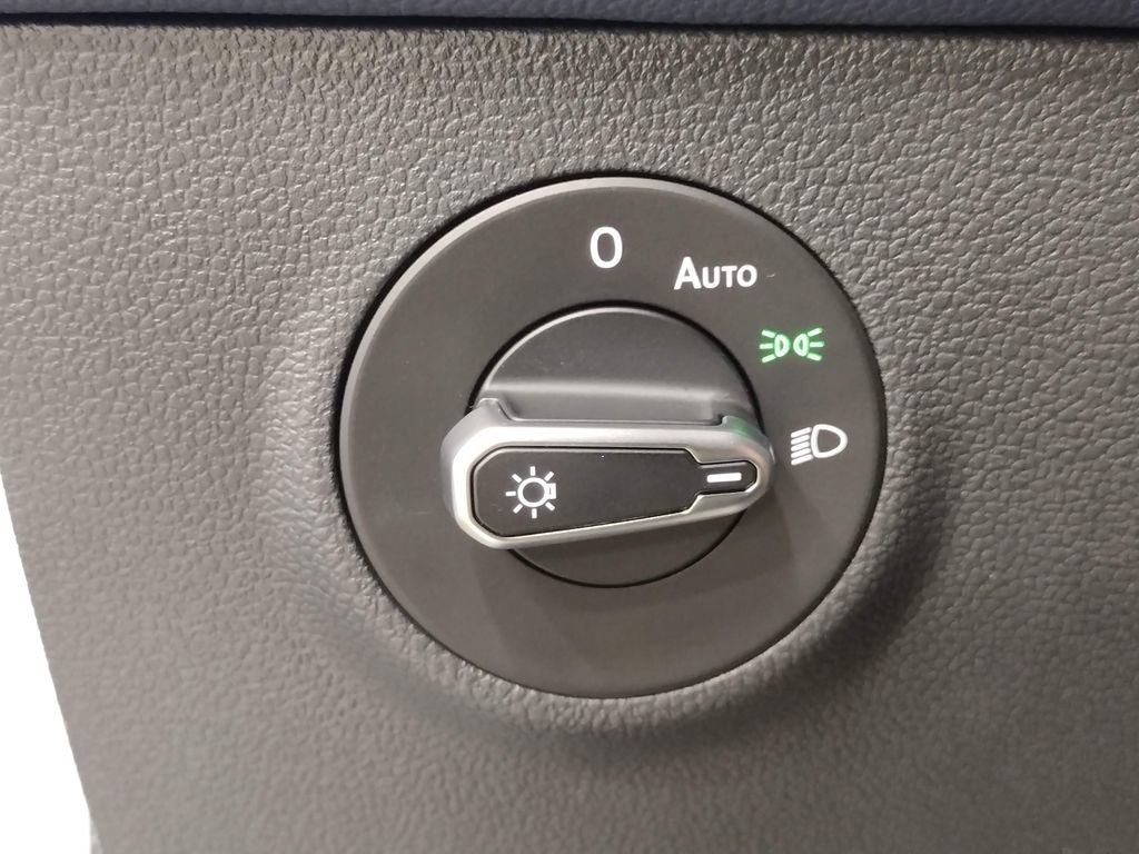 New 2026 Volkswagen Taos SEL AWD/4WD image 23