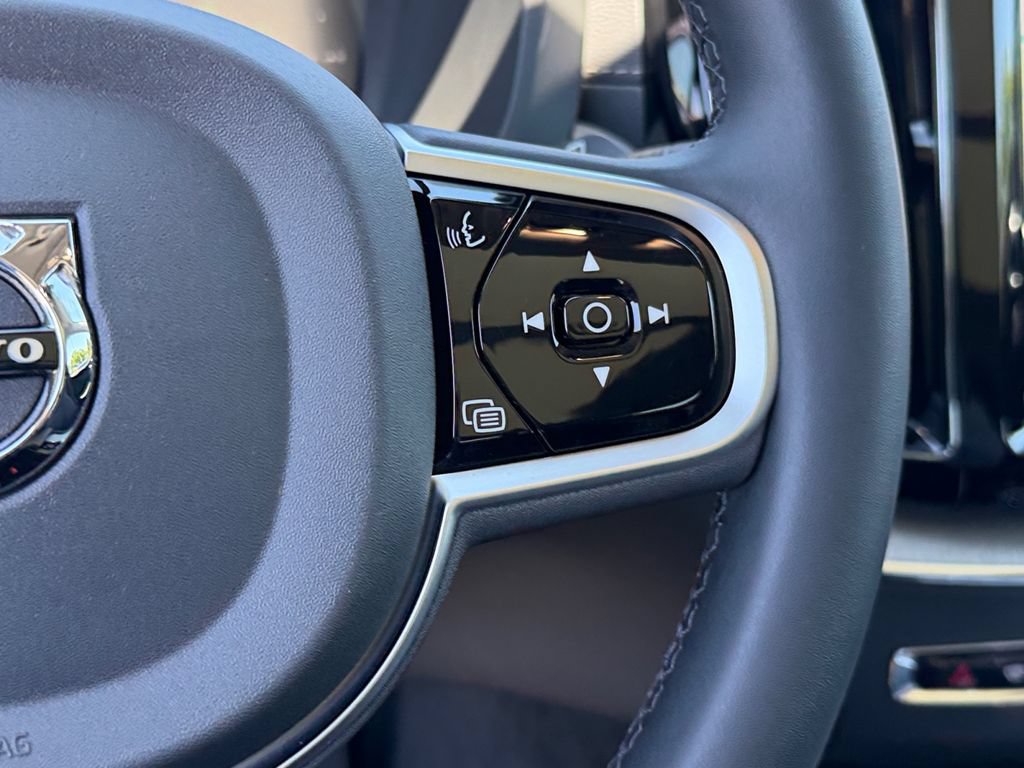 Certified 2025 Volvo XC60 T8 Ultra w/ Climate Package AWD/4WD image 19