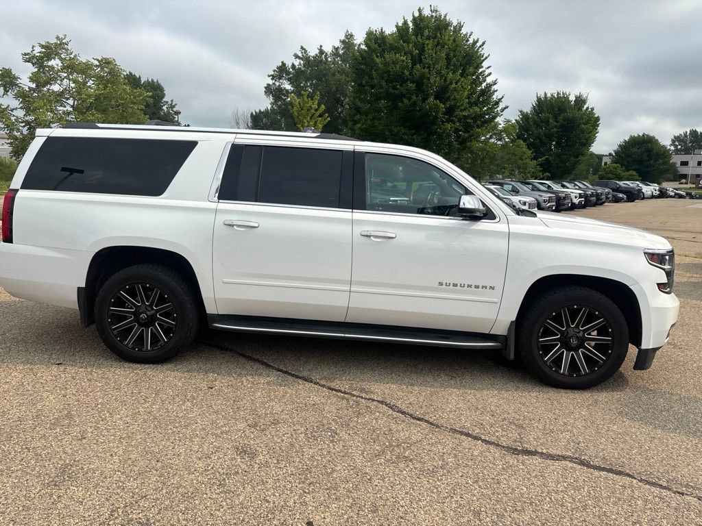 Used 2018 Chevrolet Suburban Premier AWD/4WD image 4