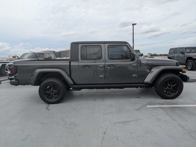Used 2022 Jeep Gladiator Sport AWD/4WD image 2