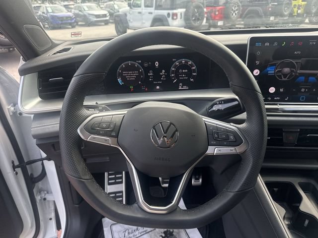 Used 2026 Volkswagen Tiguan SE R-Line FWD image 15