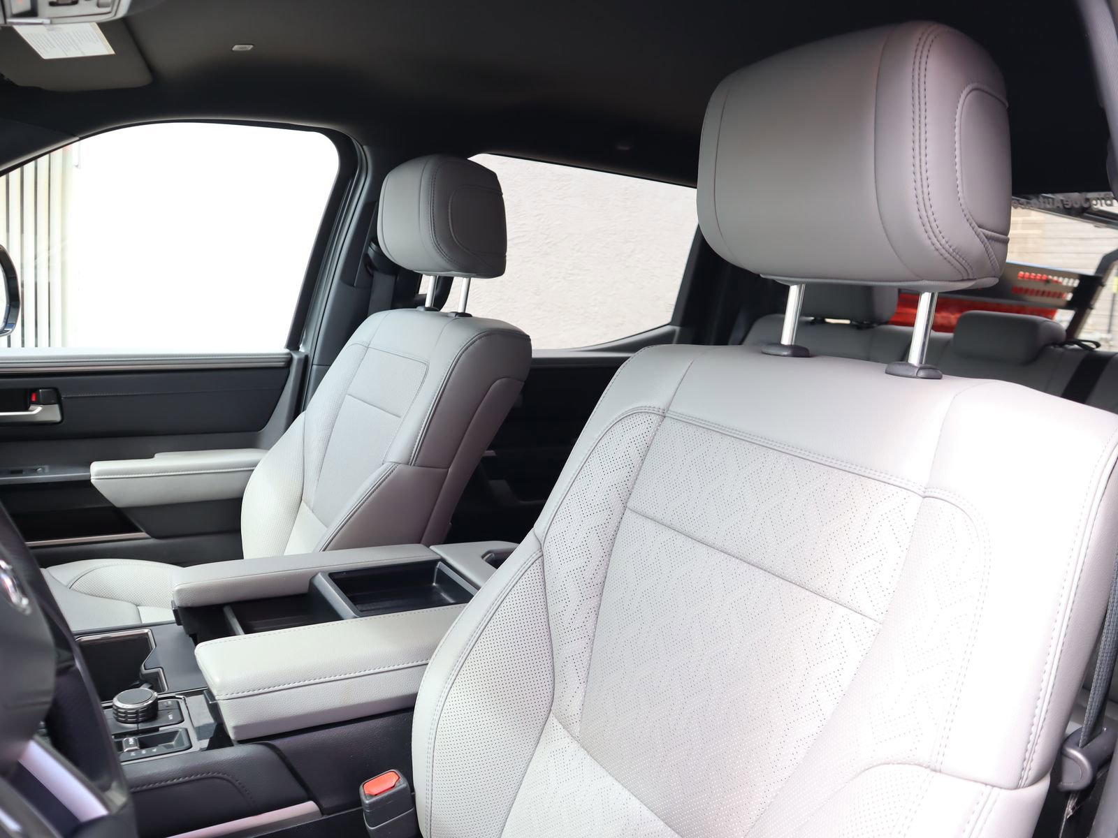 Used 2025 Toyota Tundra Limited image 43