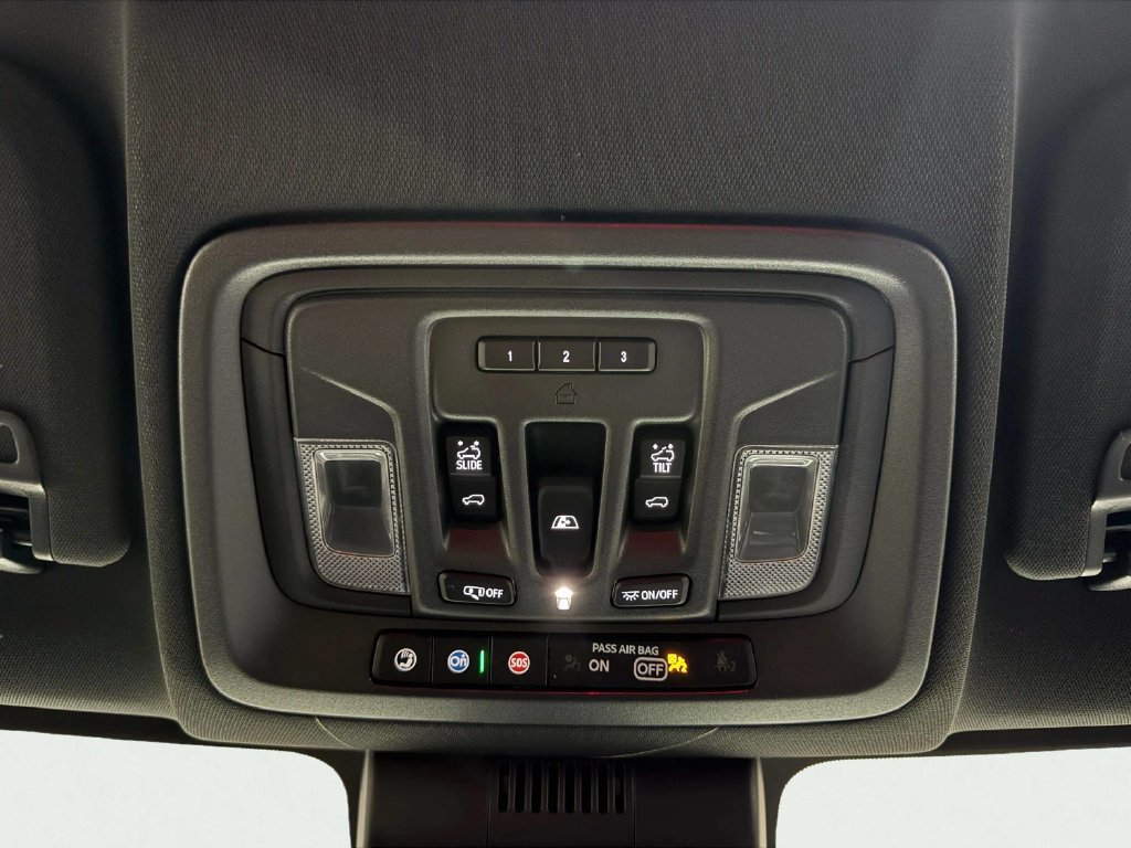 Used 2023 Chevrolet Silverado 1500 High Country w/ Technology Package AWD/4WD image 24