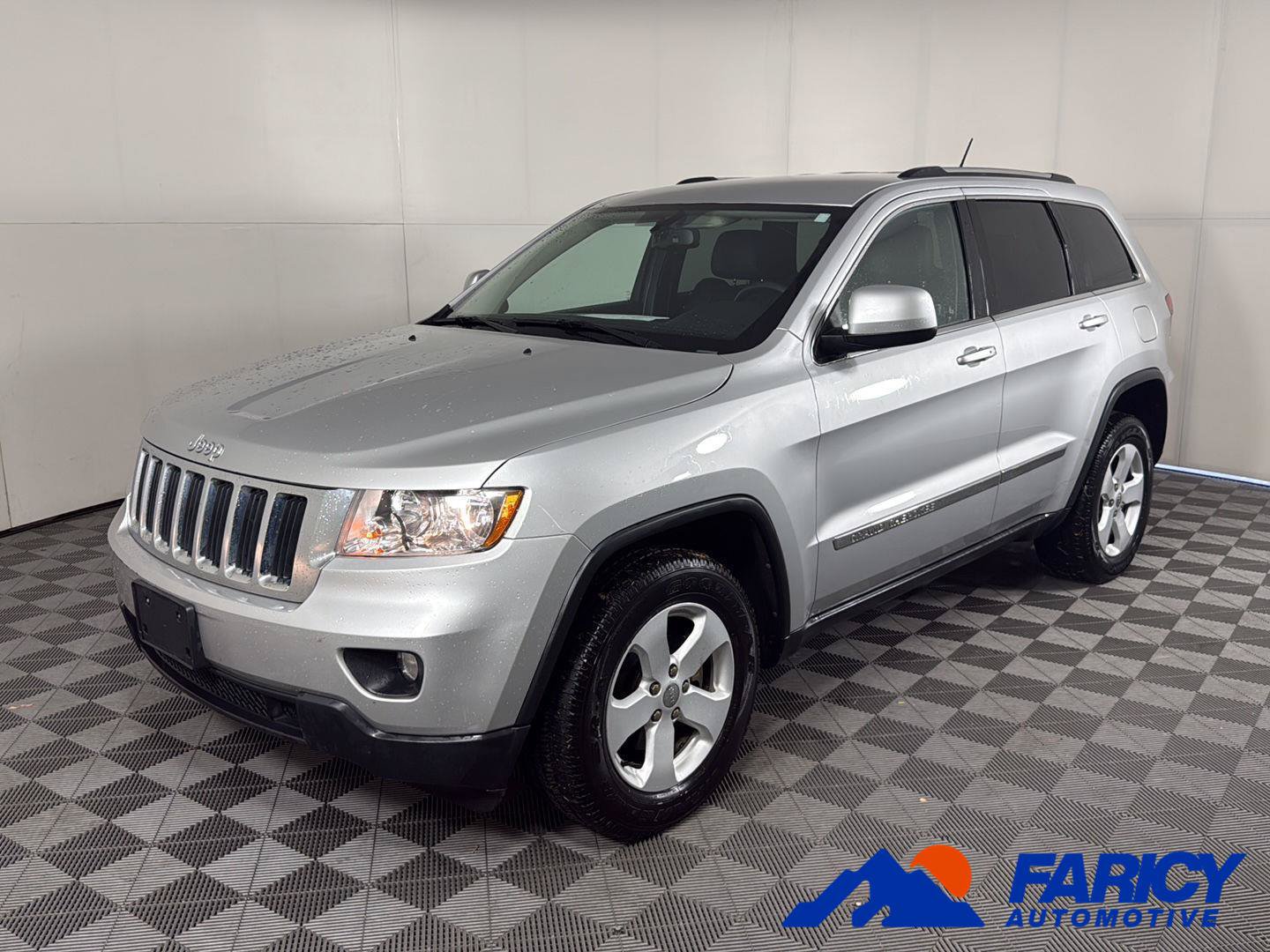 Used 2013 Jeep Grand Cherokee Laredo AWD/4WD image 1
