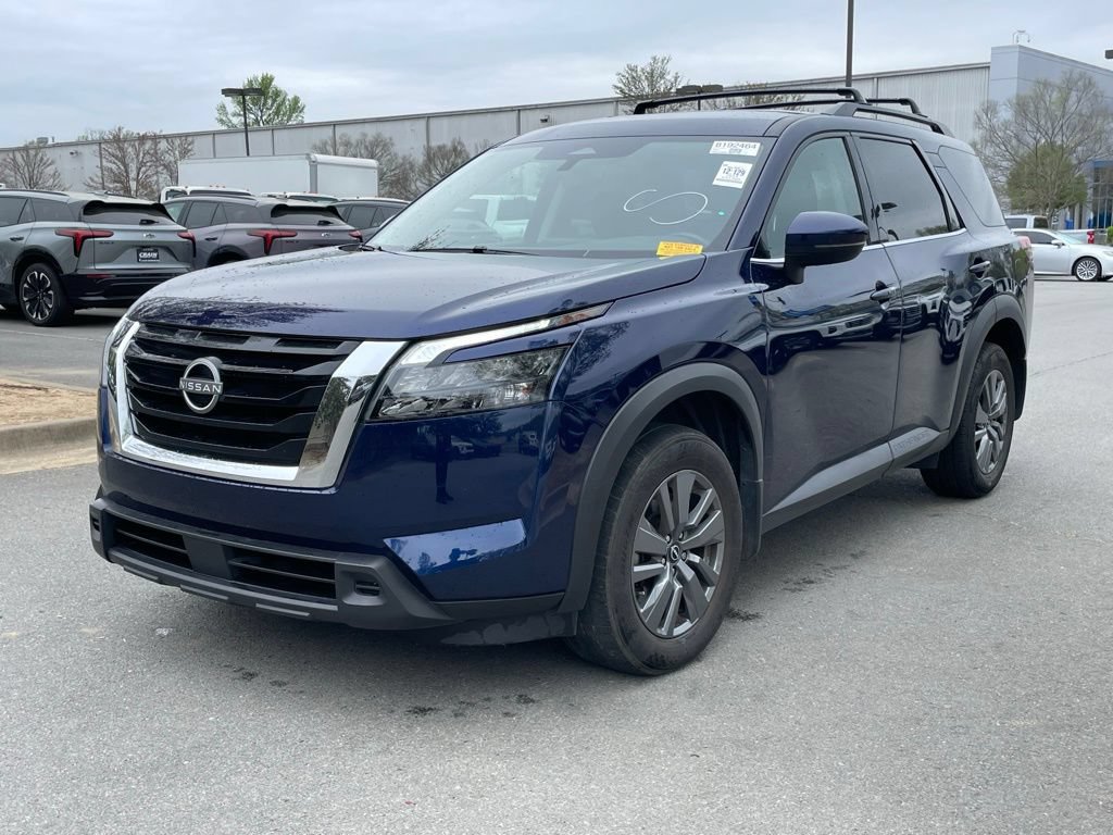 Used 2024 Nissan Pathfinder SV w/ Cargo Package FWD image 3