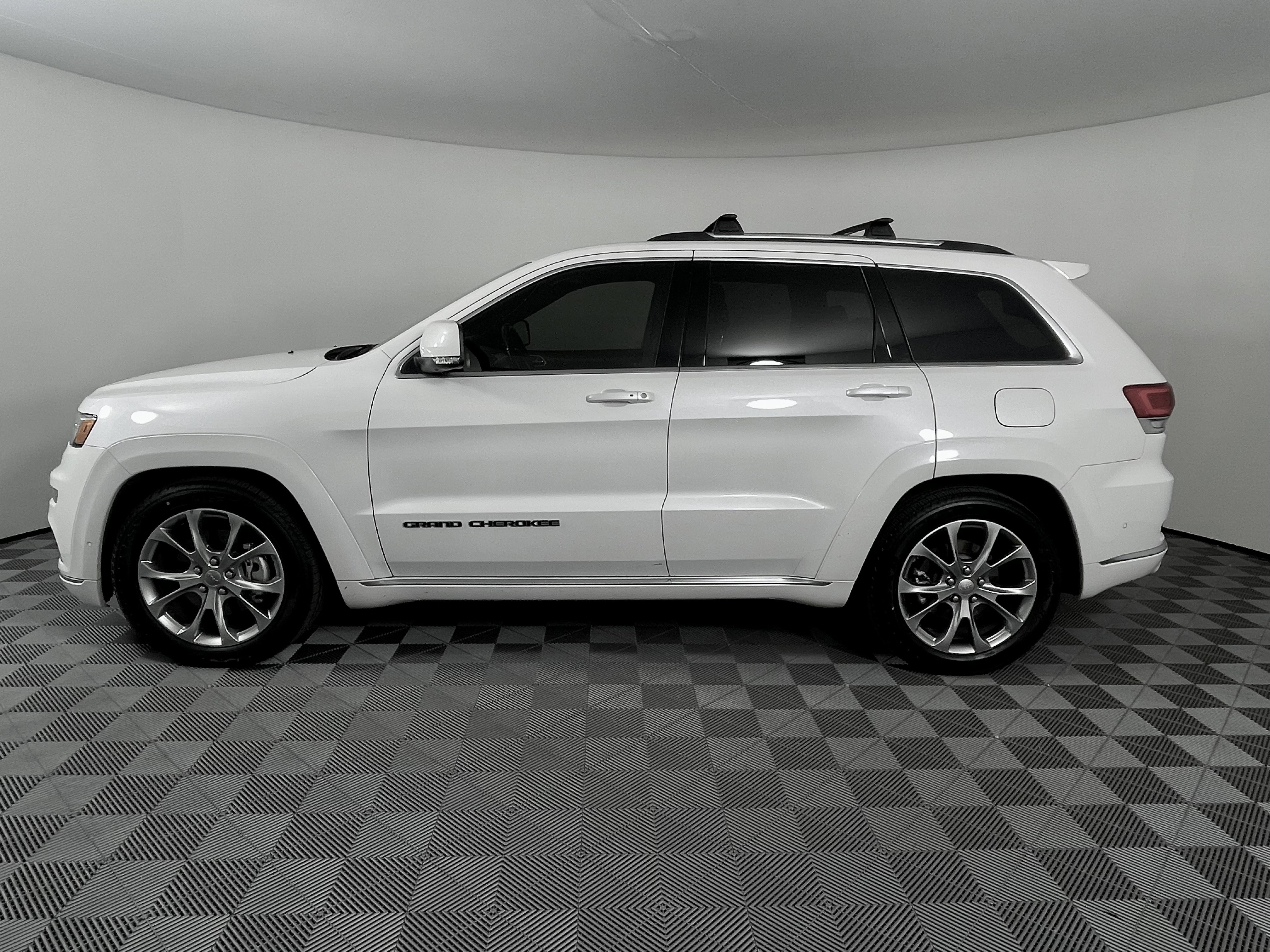 Certified 2021 Jeep Grand Cherokee Summit w/ Platinum Series Group image 2