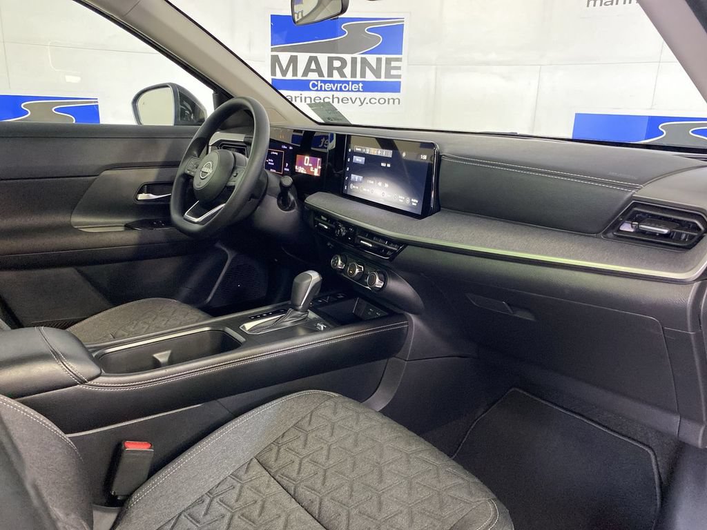 Used 2025 Nissan Kicks SV w/ SV Premium Package AWD/4WD image 33
