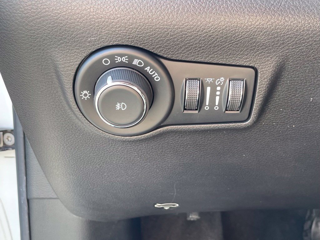 Used 2022 Jeep Compass Limited w/ Sun and Sound Group AWD/4WD image 14