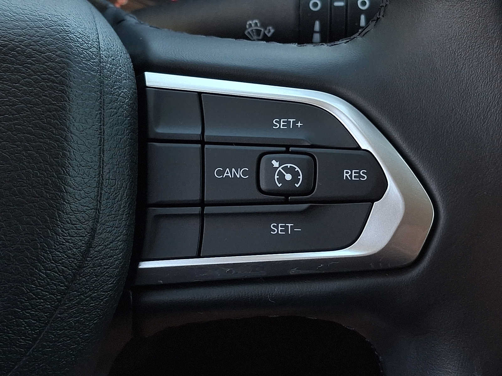 Used 2022 Jeep Compass Latitude w/ Sun and Sound Group AWD/4WD image 19
