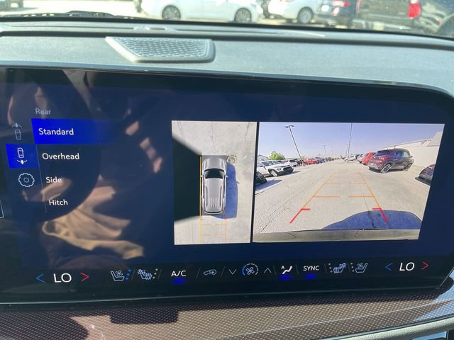 Used 2024 Chevrolet Traverse RS AWD/4WD image 17