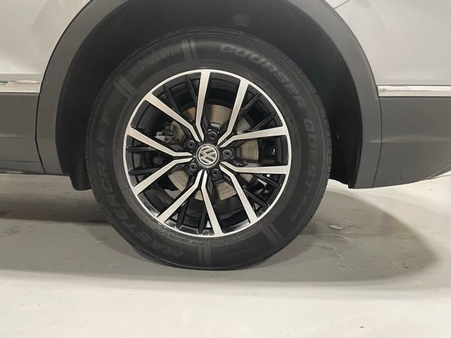 Certified 2021 Volkswagen Tiguan SE image 11