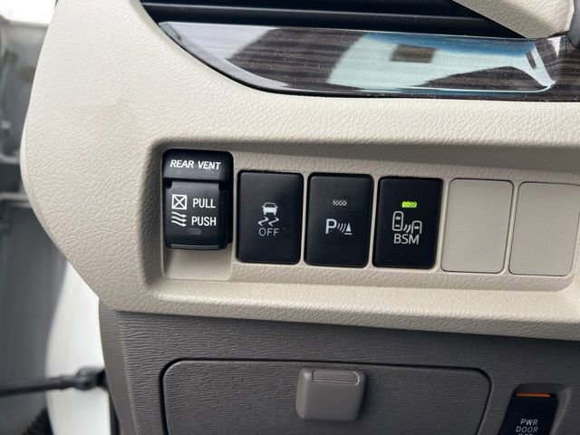 Used 2016 Toyota Sienna XLE image 10