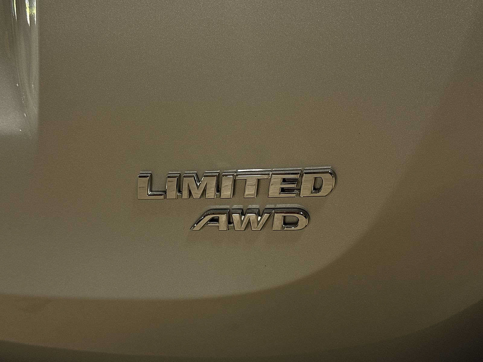 Used 2015 Toyota RAV4 Limited AWD/4WD image 28