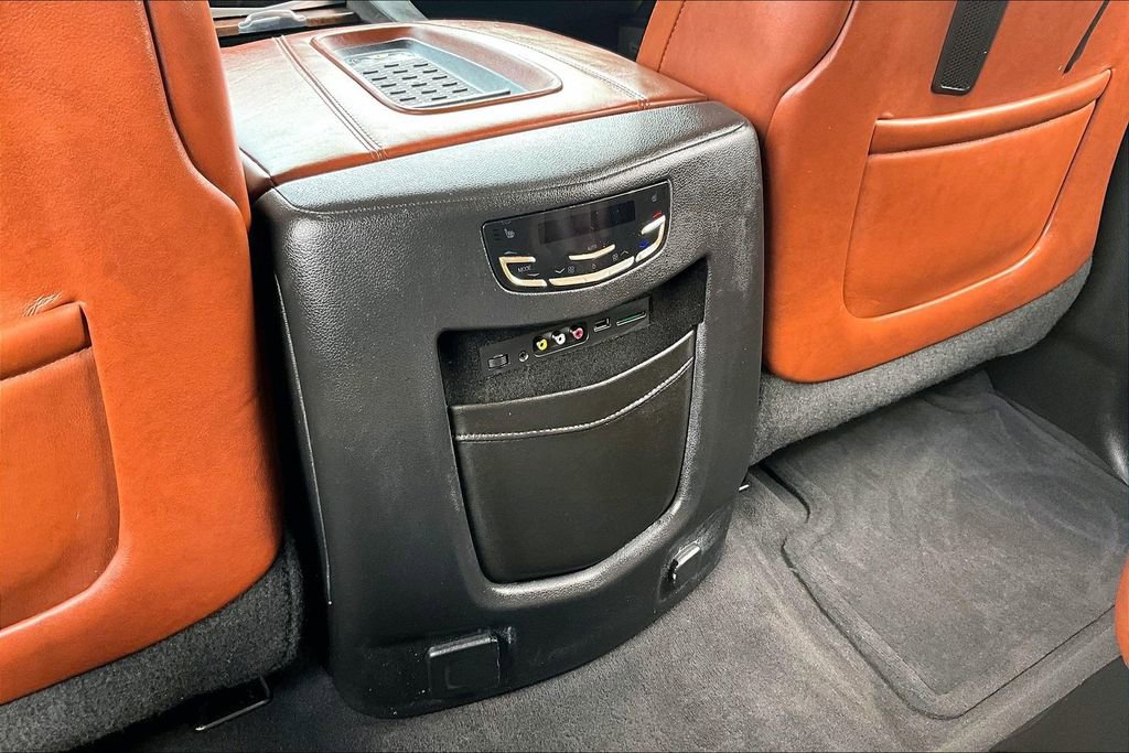 Used 2015 Cadillac Escalade Premium image 31