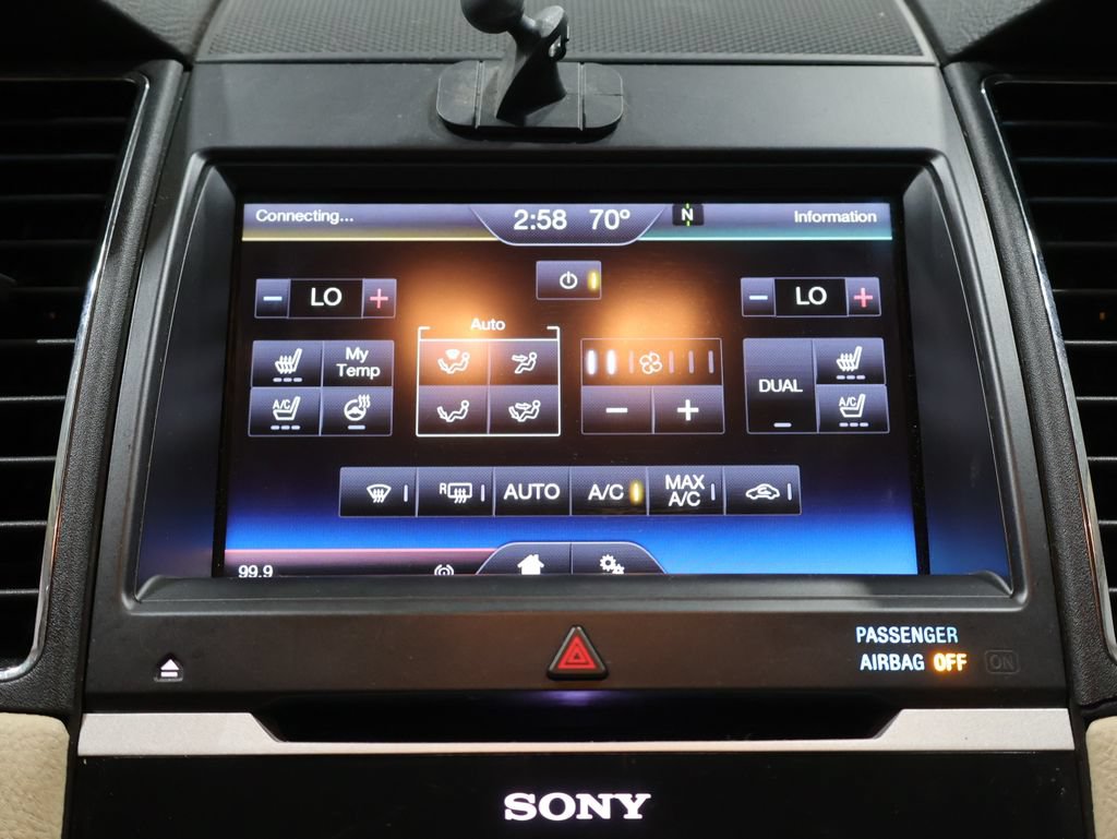 Used 2015 Ford Taurus Limited w/ Equipment Group 301A AWD/4WD image 31