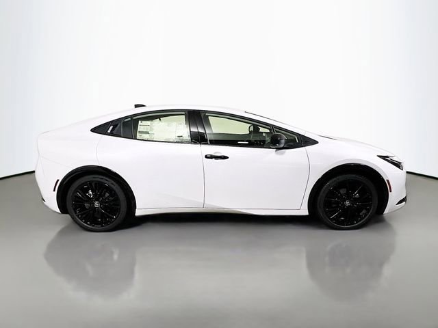 New 2026 Toyota Prius FWD image 2