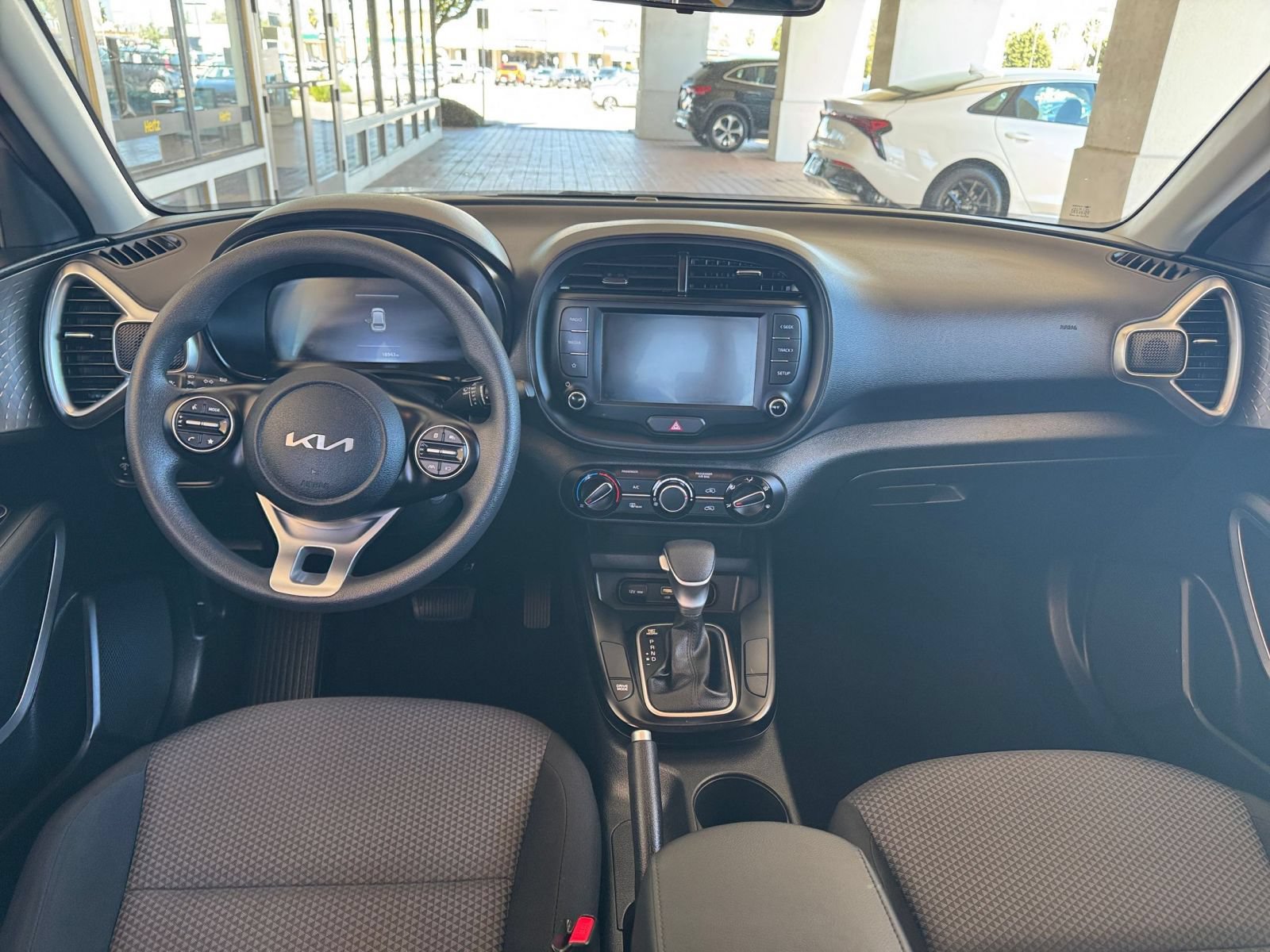 Used 2025 Kia Soul LX w/ LX Technology Package FWD image 33
