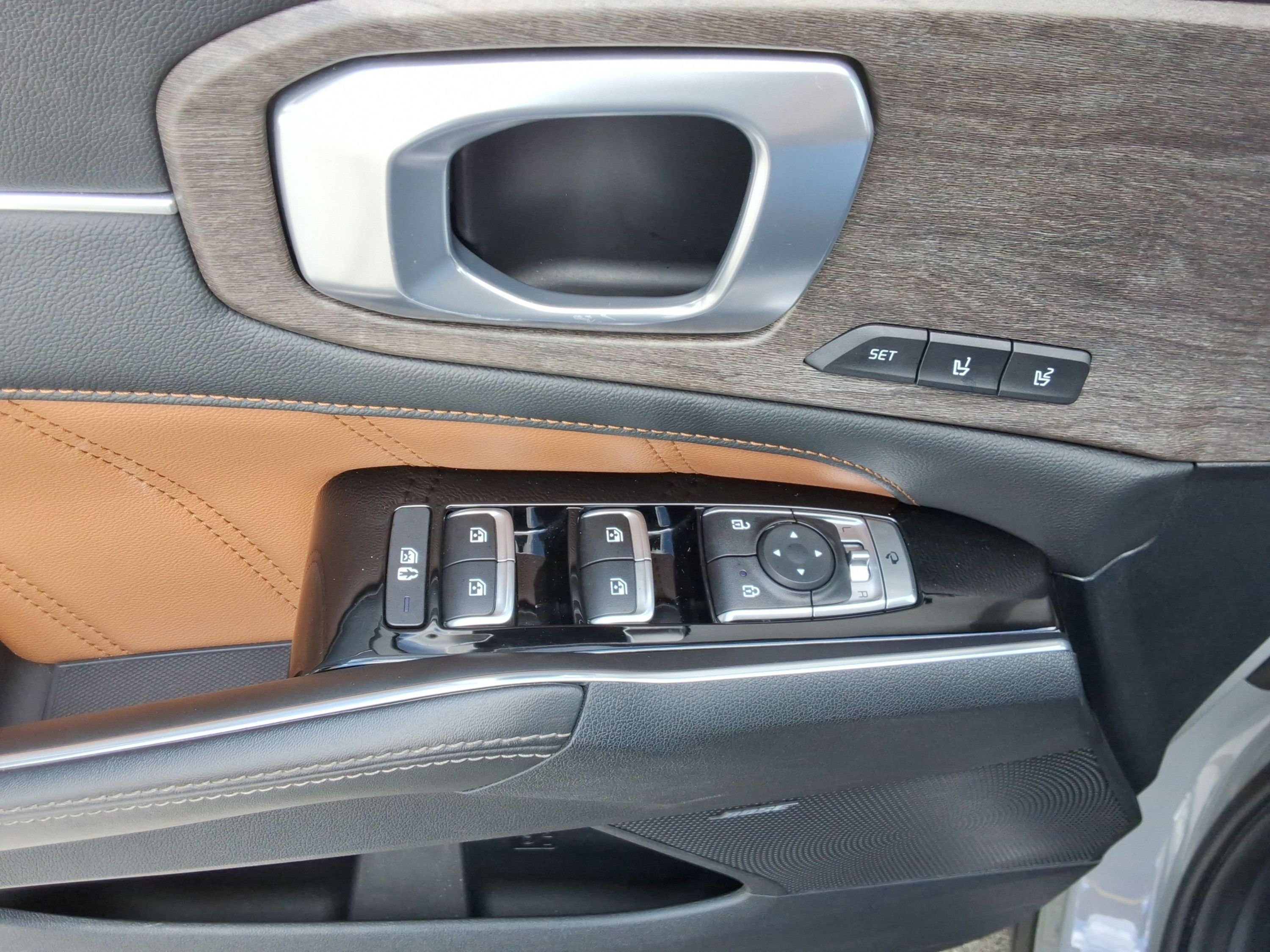 Used 2022 Kia Sorento SX Prestige w/ Rust Color Package image 21