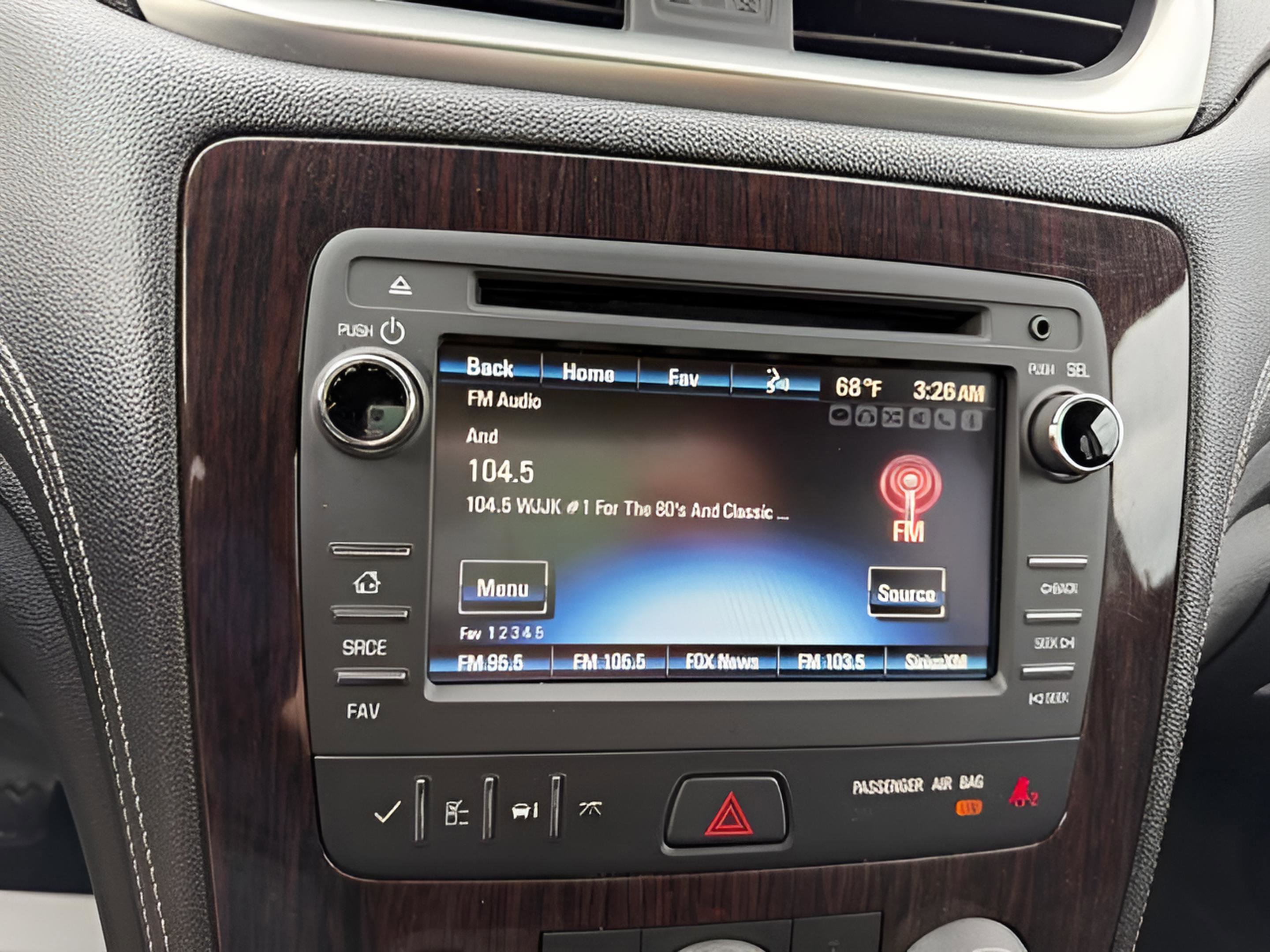 Used 2017 Chevrolet Traverse LT w/ Style and Technology Package FWD image 16