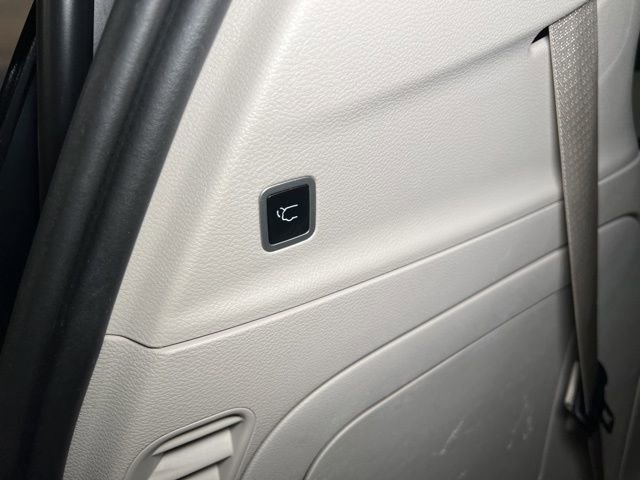 Used 2024 Chrysler Pacifica Select image 62