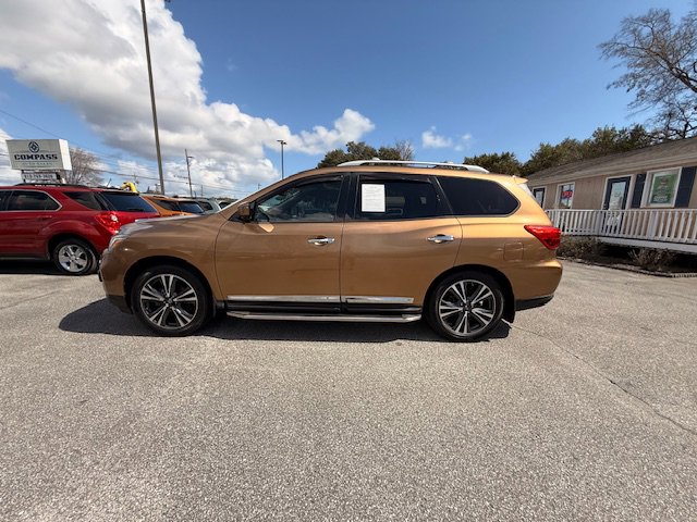 Used 2017 Nissan Pathfinder Platinum w/ Cargo Package AWD/4WD image 1